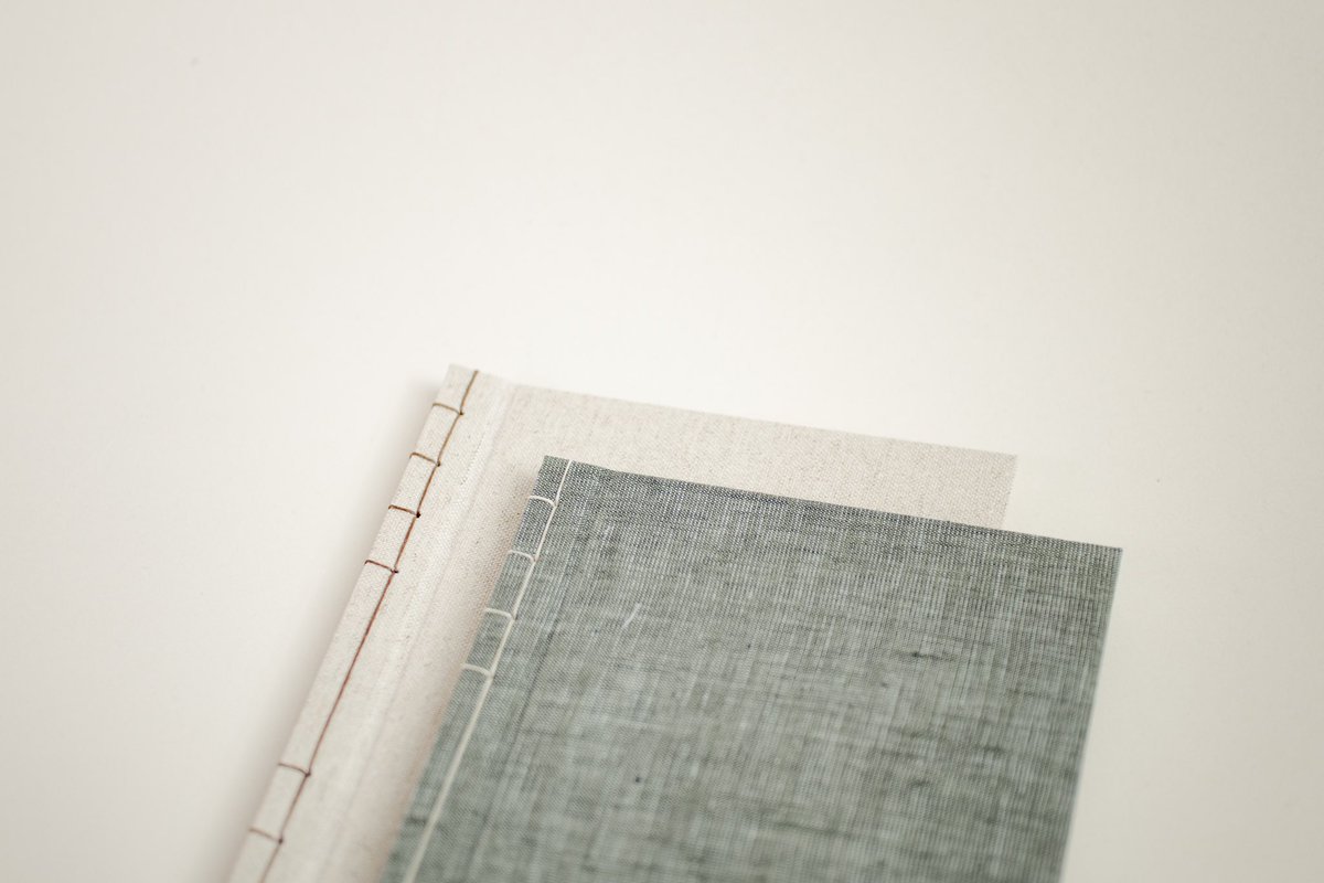 BindSomething's tweet photo. Open MUJI

무지(MUJI)의 다양한 루즈리프 내지에 
내가 좋아하는 원단으로 만든 커버를 만들어 
간단하게 공책을 만드는 방법.

오픈 무지 [선장제책 체험]에서 그 방법을 터득해보세요!

수업신청:
https://t.co/9YkgIDDs99

#바인드썸띵 #오픈무지 #취미생활 #북바인딩클래스 https://t.co/2HHqz8OmJW