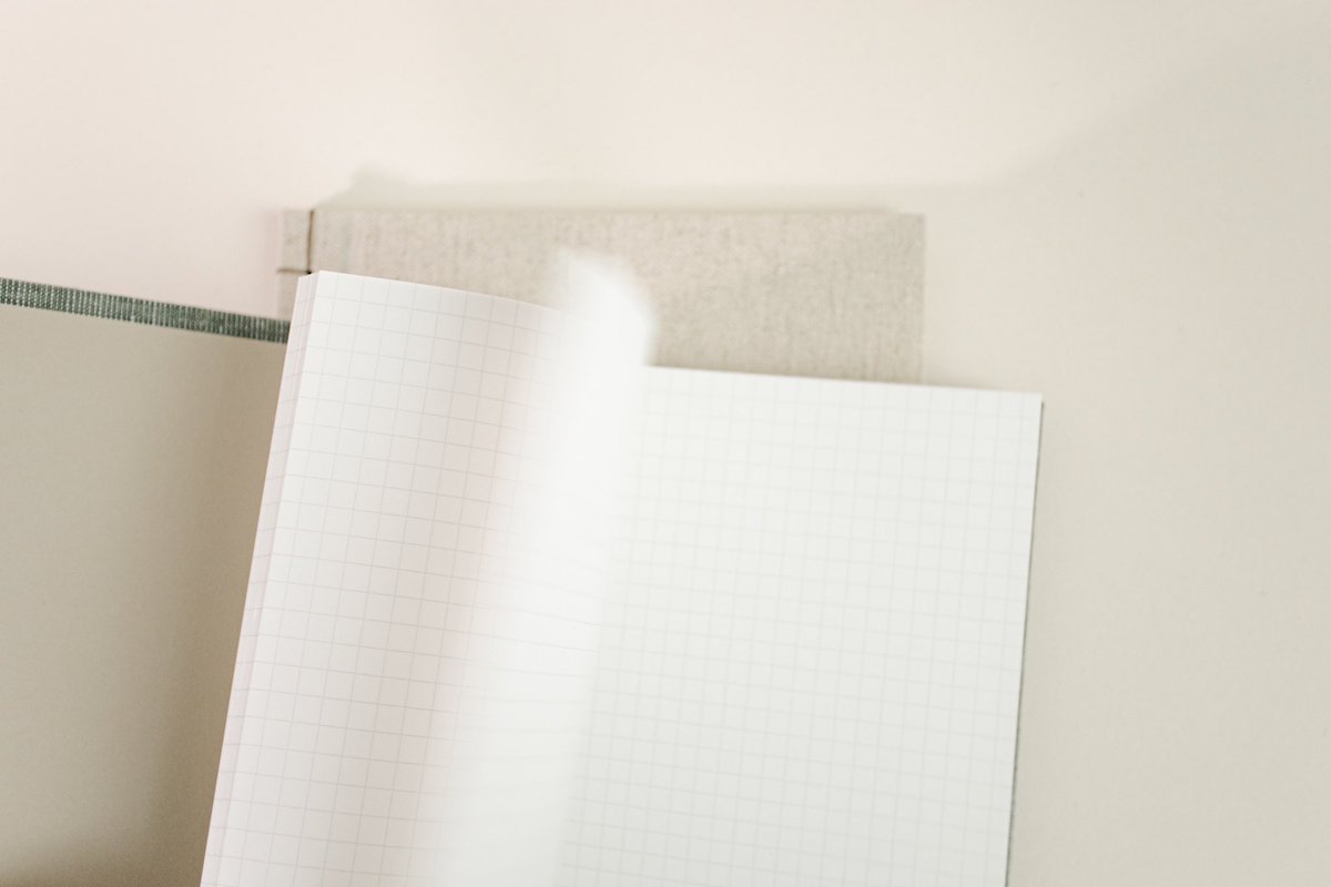 BindSomething's tweet photo. Open MUJI

무지(MUJI)의 다양한 루즈리프 내지에 
내가 좋아하는 원단으로 만든 커버를 만들어 
간단하게 공책을 만드는 방법.

오픈 무지 [선장제책 체험]에서 그 방법을 터득해보세요!

수업신청:
https://t.co/9YkgIDDs99

#바인드썸띵 #오픈무지 #취미생활 #북바인딩클래스 https://t.co/2HHqz8OmJW