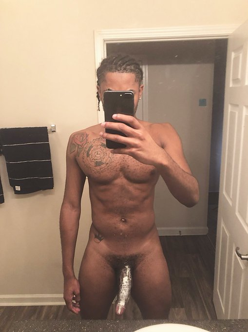 1 pic. 🥛 https://t.co/QjPZgsENn1