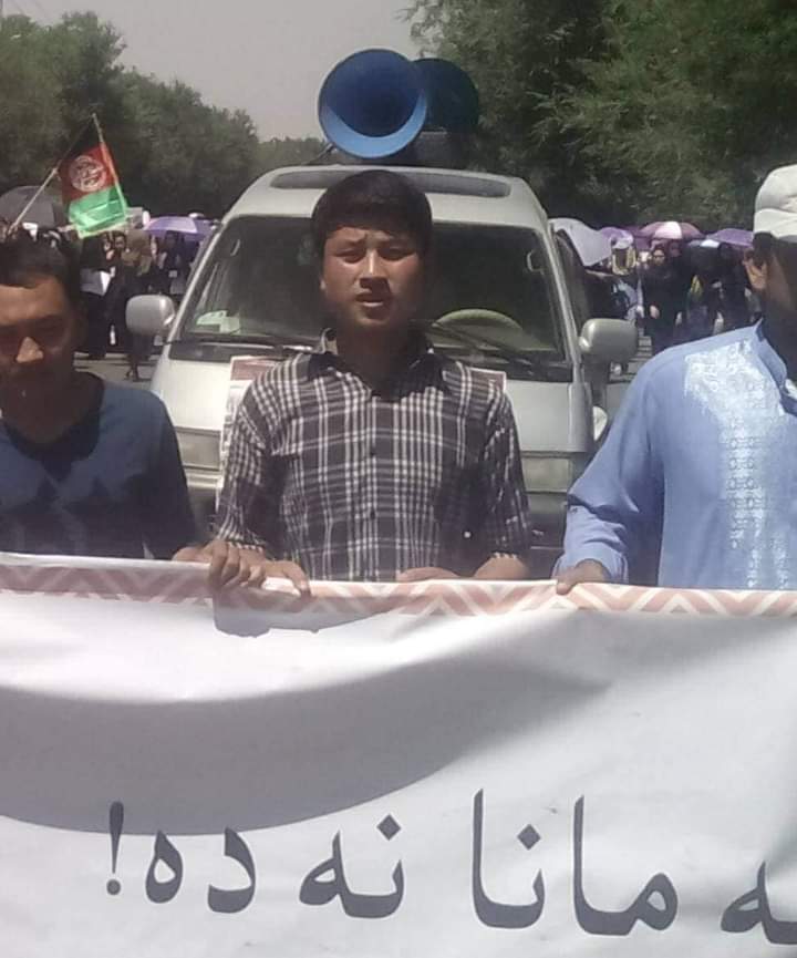 Quqnoce's tweet photo. محمد ریحانی از دهمزنگ جان به سلامت برد، دیروز او را در دشت برچی کشتند، انسان هزاره در هیچ جای افغانستان امنیت ندارد.

#StopHazaraGenocide https://t.co/Hbifk0lMxa