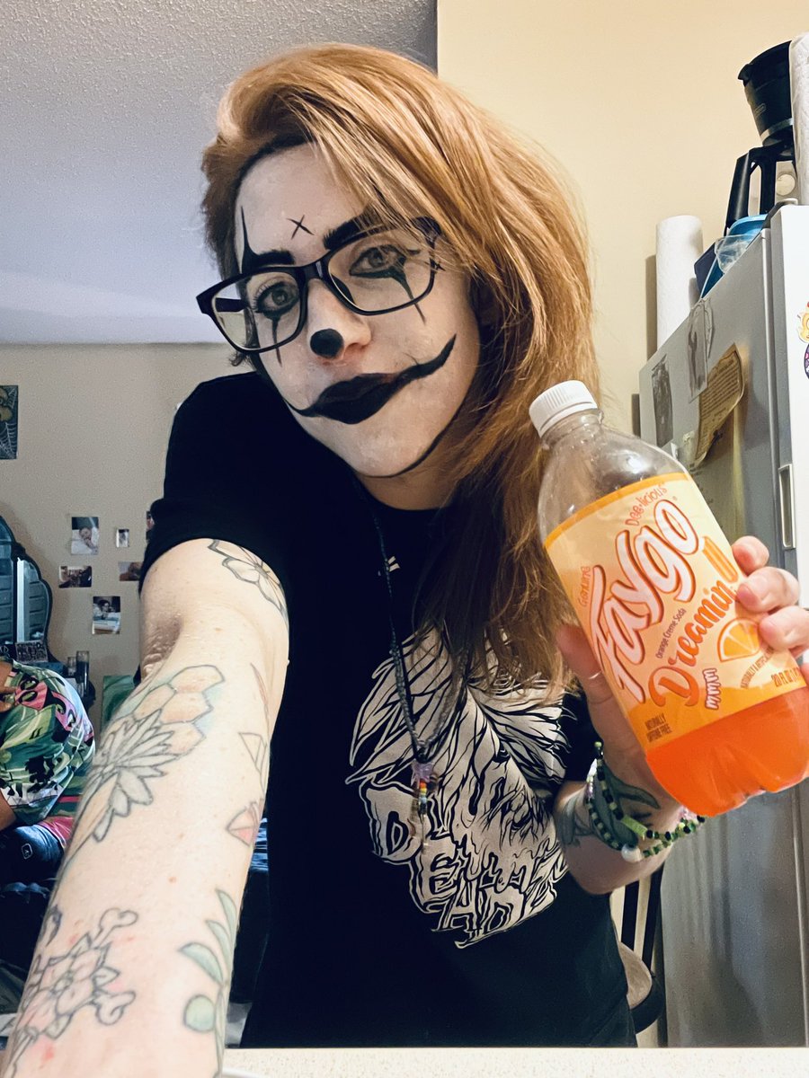 brigidbites's tweet photo. Had a hella dope bday today thanks again for the wishes y’all!! 🤡💖

Shout out to @SoopaVillain85  for having me on #JuggTalk &amp; @fuccwillgates for pullin up wit the Faygo!! 🔥 https://t.co/eiTO2LnnpJ