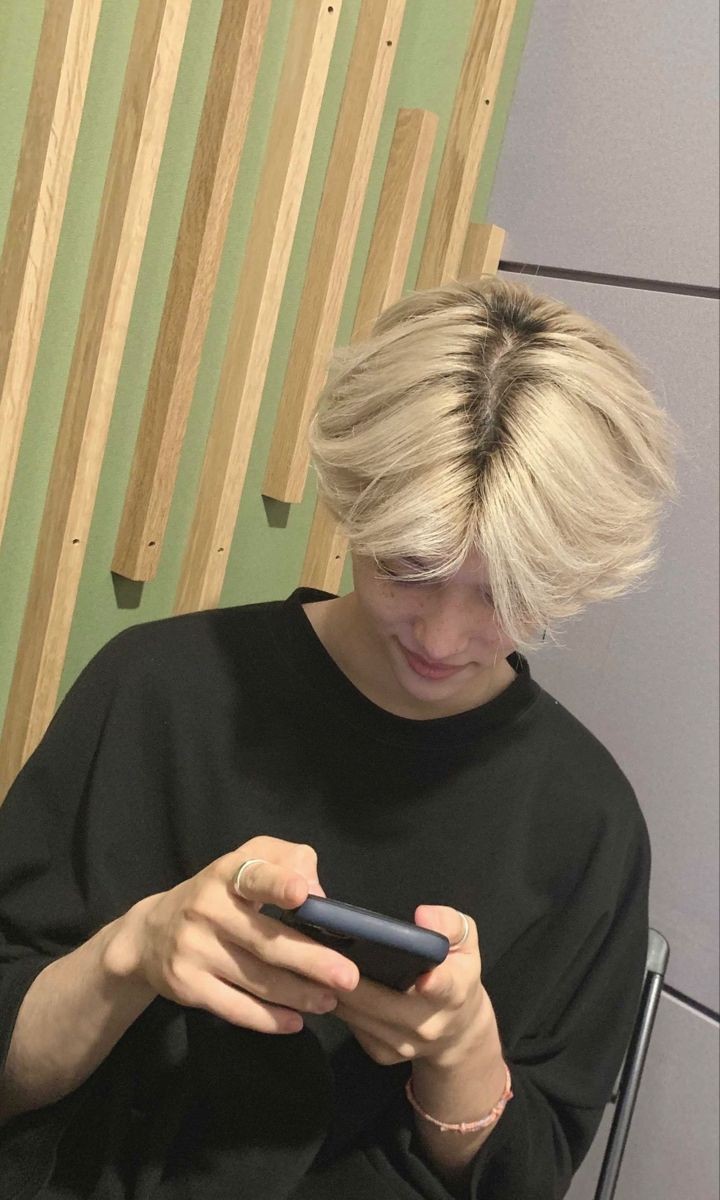 byunbaeksc's tweet photo. amanhã irei passar o dia irritando o angeline, esse loirinho cabeçudo que me aguarde https://t.co/0277VehYFc