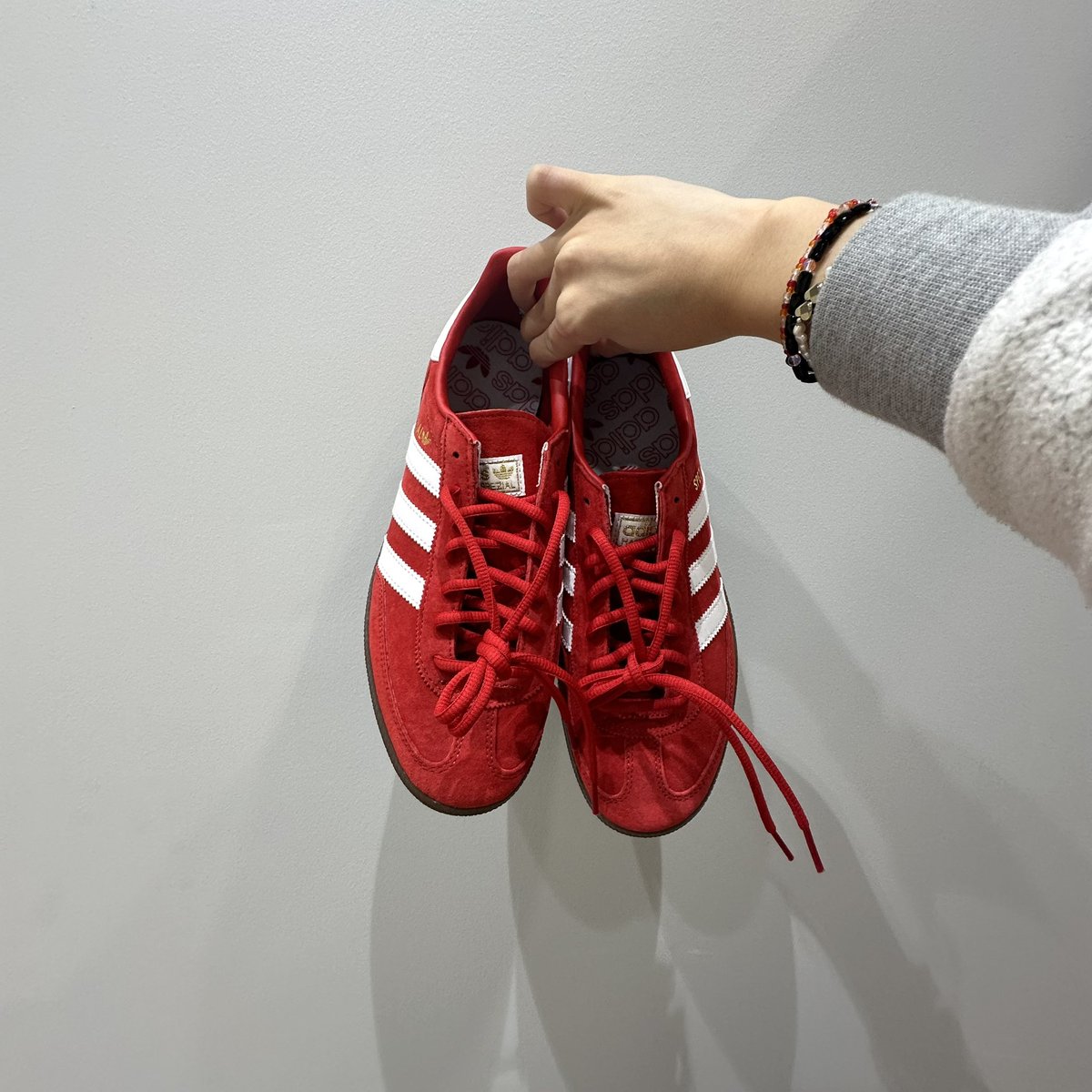 ❤️HANDBALL SPEZIAL SHOES ¥15,400-（税込） 商品番号：FV1227 足元にアクセントを加えたい時にぴったりなシューズとなっており、オススメの商品です✨ お近くにお越しの際は是非お立ち寄りください🤝🏻❣️ originals-shop.net