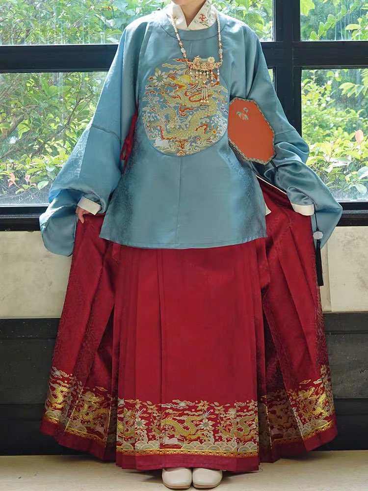 ✨

From Chinese Hanfu brand 秋木木(qiu'mu'mu)

#Asia #Asian #China #ChinaDaily #ChinaFact #ChinaJapanFact #ChinaNews #Chinese #clothing #fashion #fashionblogger #fashiongram #fashionlover #fashionstyle #hanfu #OOTD #OOTD_Challenge #outfitinspiration #outfitoftheday #outfits