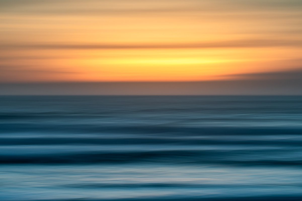 islaymx's tweet photo. Icm photography...intentional camera movement..you can get some great results, not to everyone's taste, but l like it...
Waves crashing onto the big strand.
#islay #icm https://t.co/sWyEmUHqlo