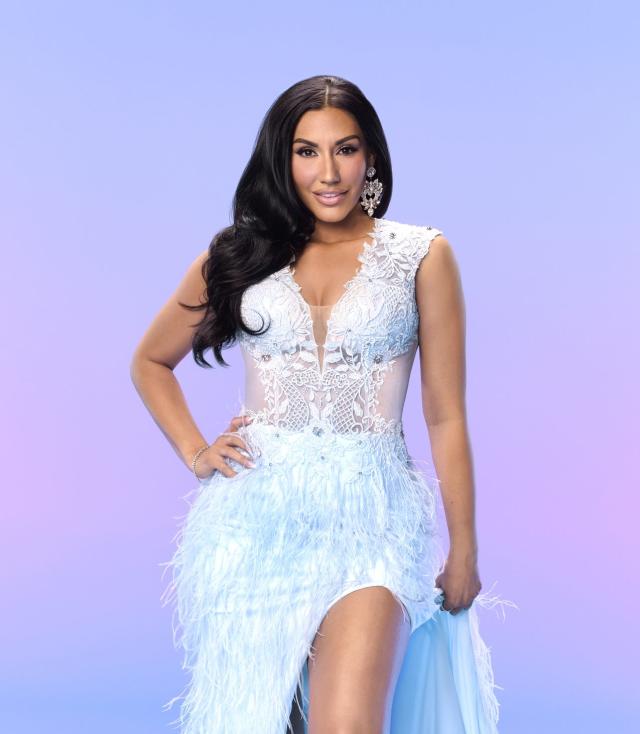 LoveRakeem's tweet photo. She is the moment, She is the Salt, Lake , and the City #RHOSLCReunion https://t.co/4u96EPPS5T