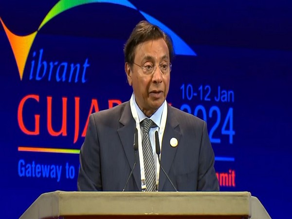 ani_digital's tweet photo. "Arcelor Mittal to build world's single largest steel manufacturing site at Hazira by 2029" says Laksmi Mittal at VGGS

Read @ANI Story | https://t.co/ONTosrD2Zz
#LaksmiMittal #VibrantGujaratGlobalSummit #ArcelorMittal https://t.co/VueVebLp5k