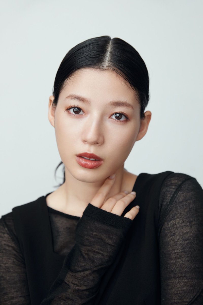 🖤👀📢 宣材写真とHPが新しくなりました😌✨ 是非、チェックしてみて