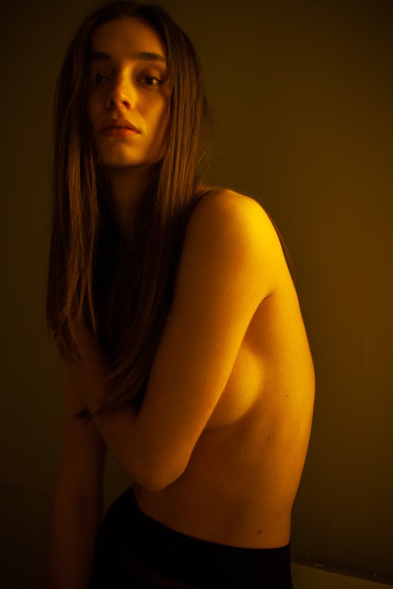 SiddhartaM's tweet photo. Alessandra in studio.

#portfolio #portrait #model #beauty #skin #nude https://t.co/s0FQVxQAnI