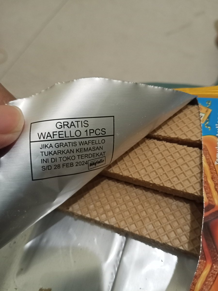 AdhelyaFheny's tweet photo. Ini mo tukeerr kemanaa lumayan dpt gratis 1pcs wafello xixixi #romawafello #italiantaste #wafello #roma https://t.co/t2hrDEM7J5