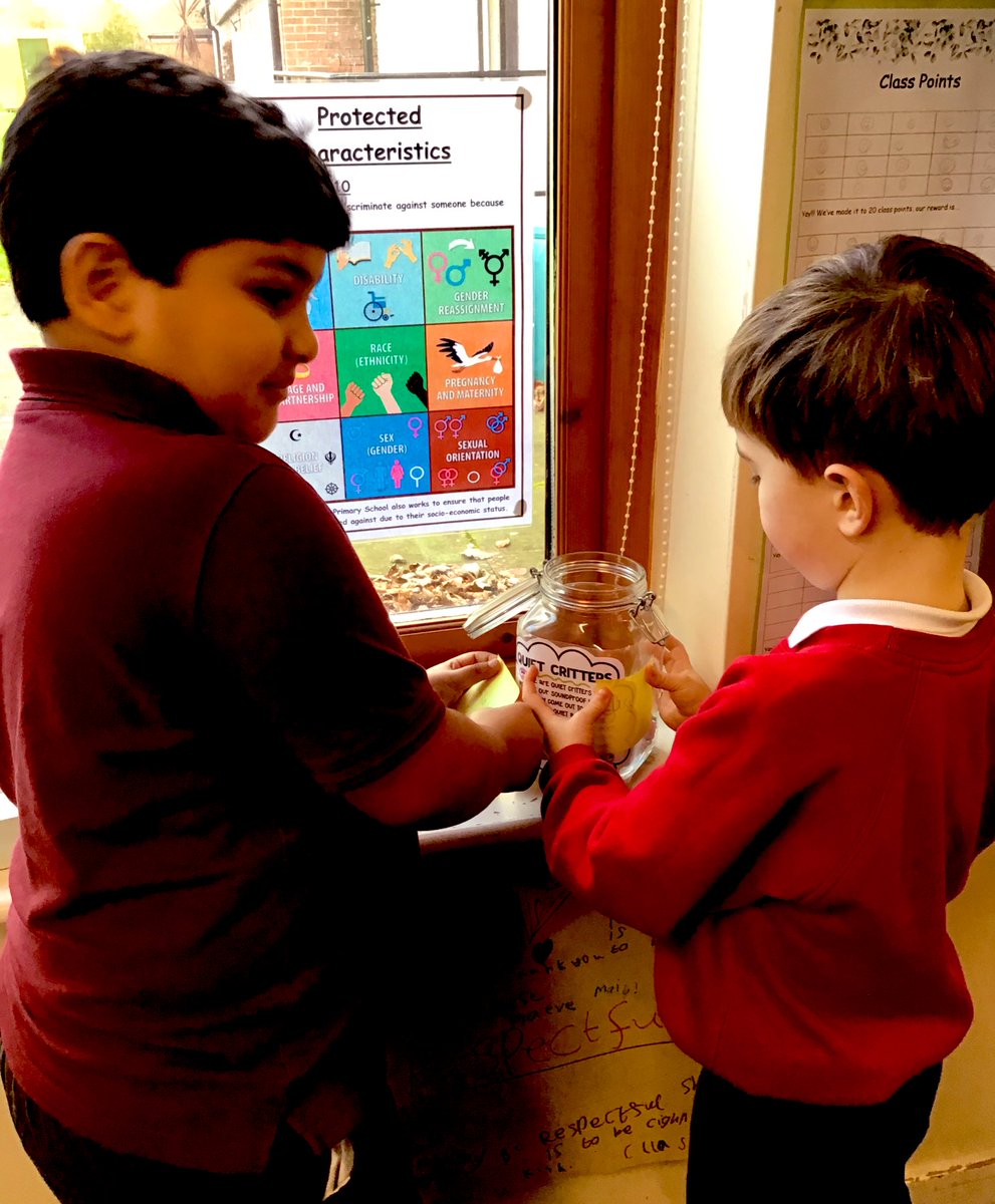 RalphBPSch_York's tweet photo. 👩‍🔬🧑‍🔬 Class 4 had a great science lesson identifying different materials around our classroom. #RBPSScience https://t.co/1wXEzzCbh9