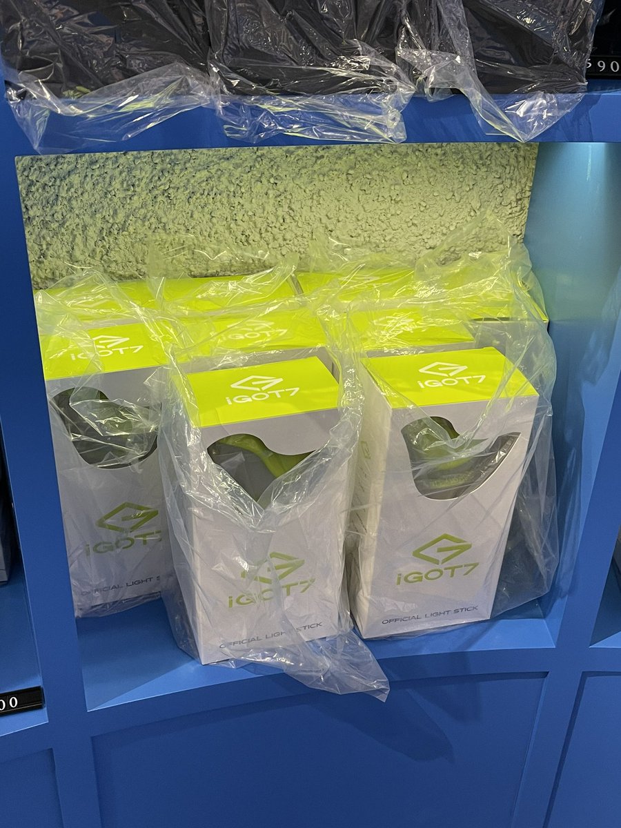 Hello! Does anyone want to pasabuy a Ahgabong ver. 3? I am at ktown4u gangnam kasi right now and they sell it at 75,000 won. Will go to marks con on the 14th as well so you guys can pick it up at that date too. 

Please hit me up if papasabuy kayooo they accept gcash in here heh