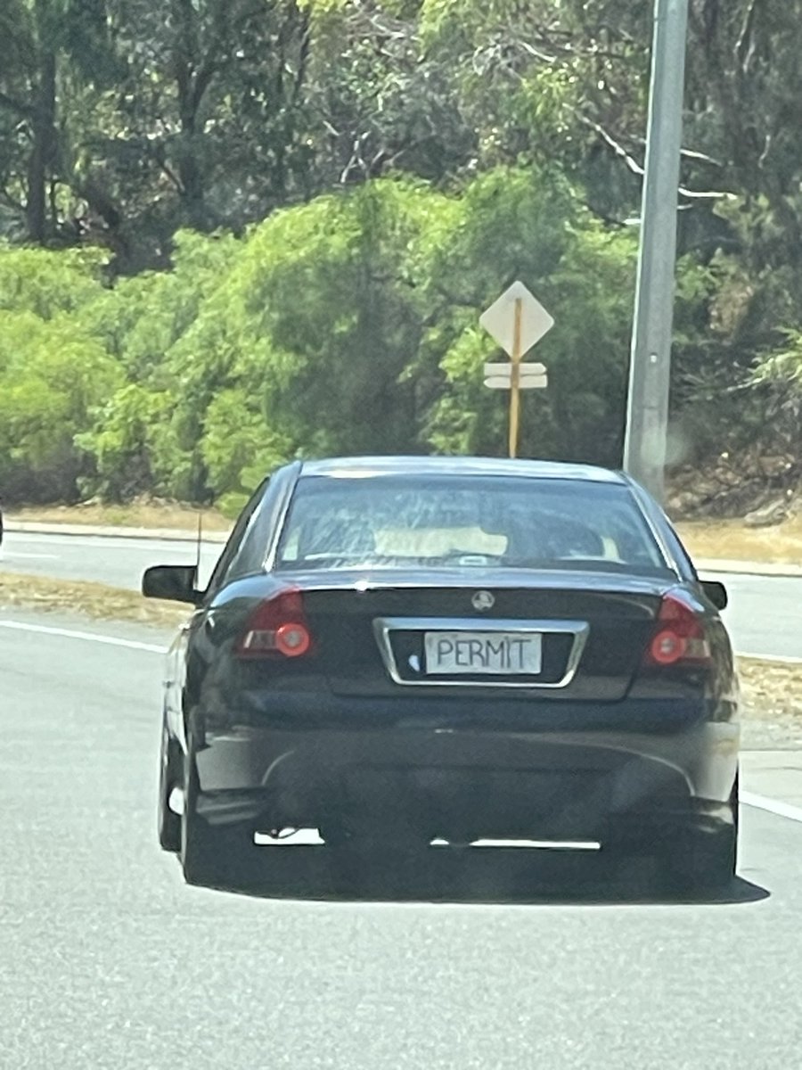 VernooyAltus's tweet photo. Ngl I think this car is definitely registered 🤔 you cant change my mind #baldivis
@BellTowerTimes https://t.co/2fSOI5pJl0