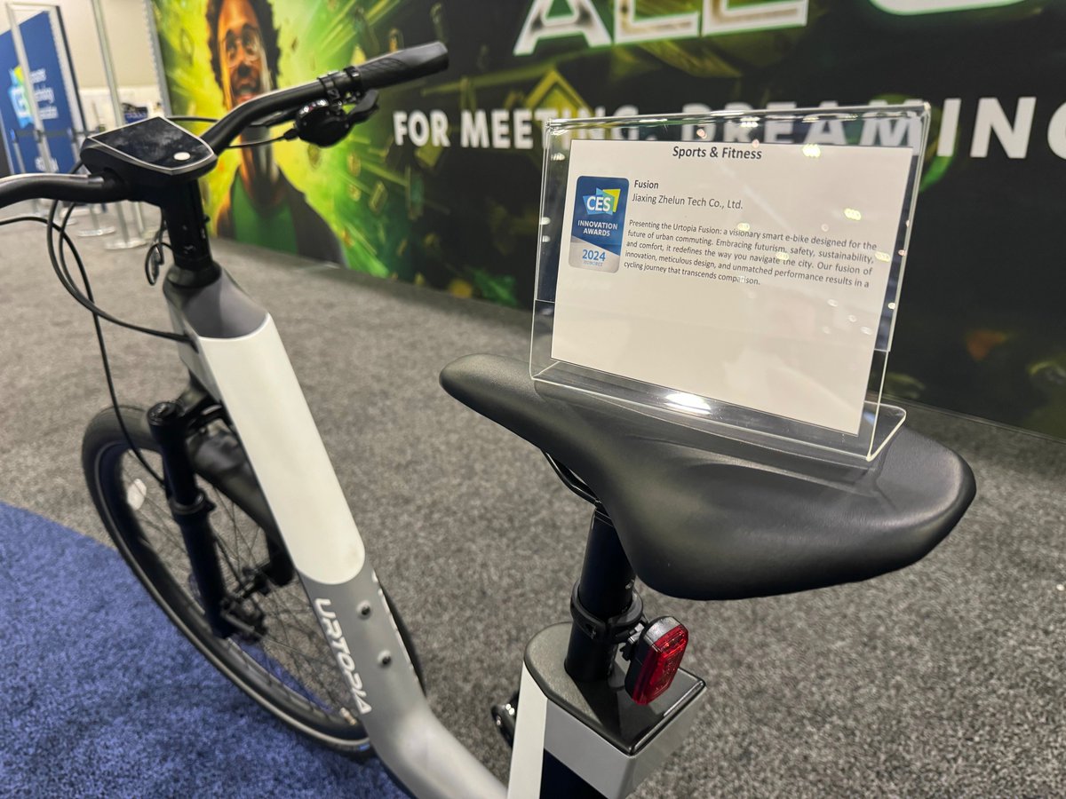 newurtopia_us's tweet photo. Urtopia's debut day at CES concluded perfectly! Top-tier media arrived as scheduled, and Urtopia CEO Owen continuously explained our new technologies and products. The ChatGPT Integration demo showcased on-site received unanimous praise. What a beautiful first day! https://t.co/69NTAFPXRP