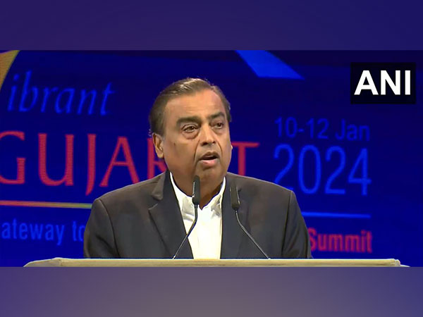ani_digital's tweet photo. "No power on earth can stop India from becoming a 35 trillion-dollar economy by 2047" says Mukesh Ambani at VGGS 2024

Read @ANI Story | https://t.co/8M2LCH6UAl
#MukeshAmbani #VibrantGujaratGlobalSummit #Reliance https://t.co/tyQ99mLxl5