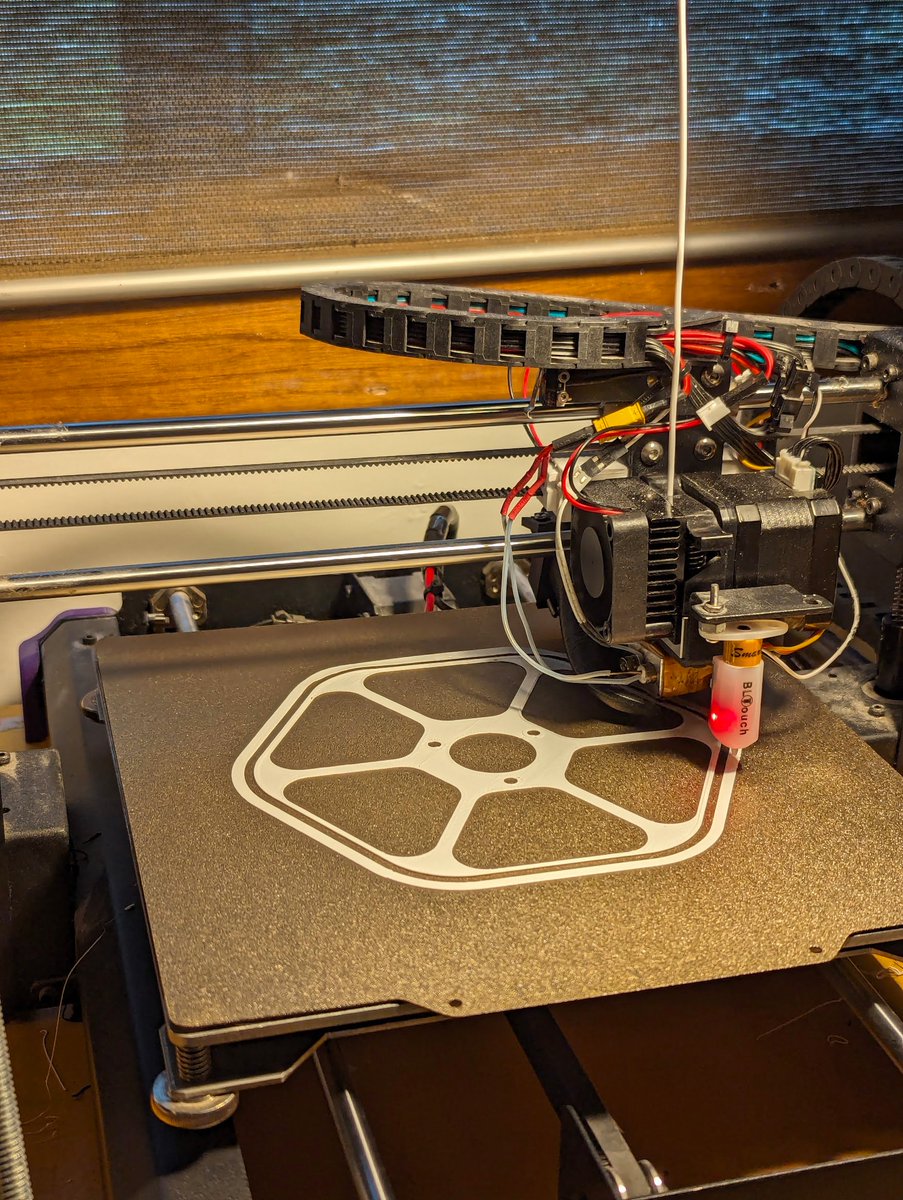 My 3D printed 6M hexbeam! Ebay purchased 5mm x 1M glass rods, all 3D printed parts. All PLA at the moment, but can paint or reprint in ABS or PETG. It's only taped to a mast at the moment for the photos. Needs balun, feedline and tuning. Hope it works. Might add 2M loop too.