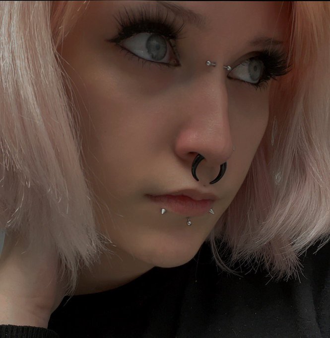 Hey hi, I&rsquo;m alive, having fun and will respond to texts shortly!! :D Enjoy a sneaky booby pic <3 https://t