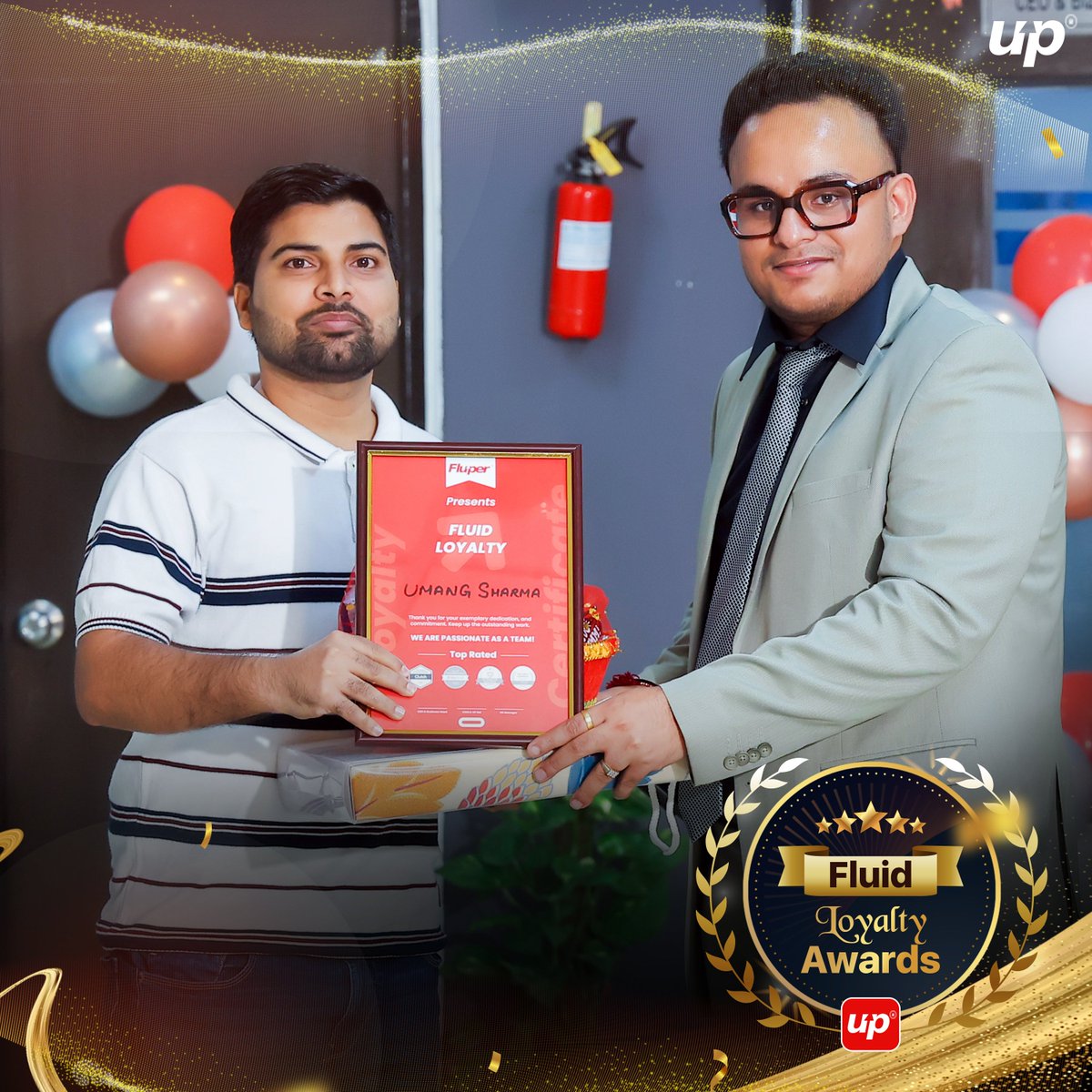 FluperOfficial's tweet image. We are glad to award our employees who have been with the company for more than 5+ years. 
"You don't earn loyalty in a day. You earn loyalty each day with time" says Anshul Sharma, CEO at Fluper.
We are proud of our integral employees and the entire team.
#fluper #loyaltyaward