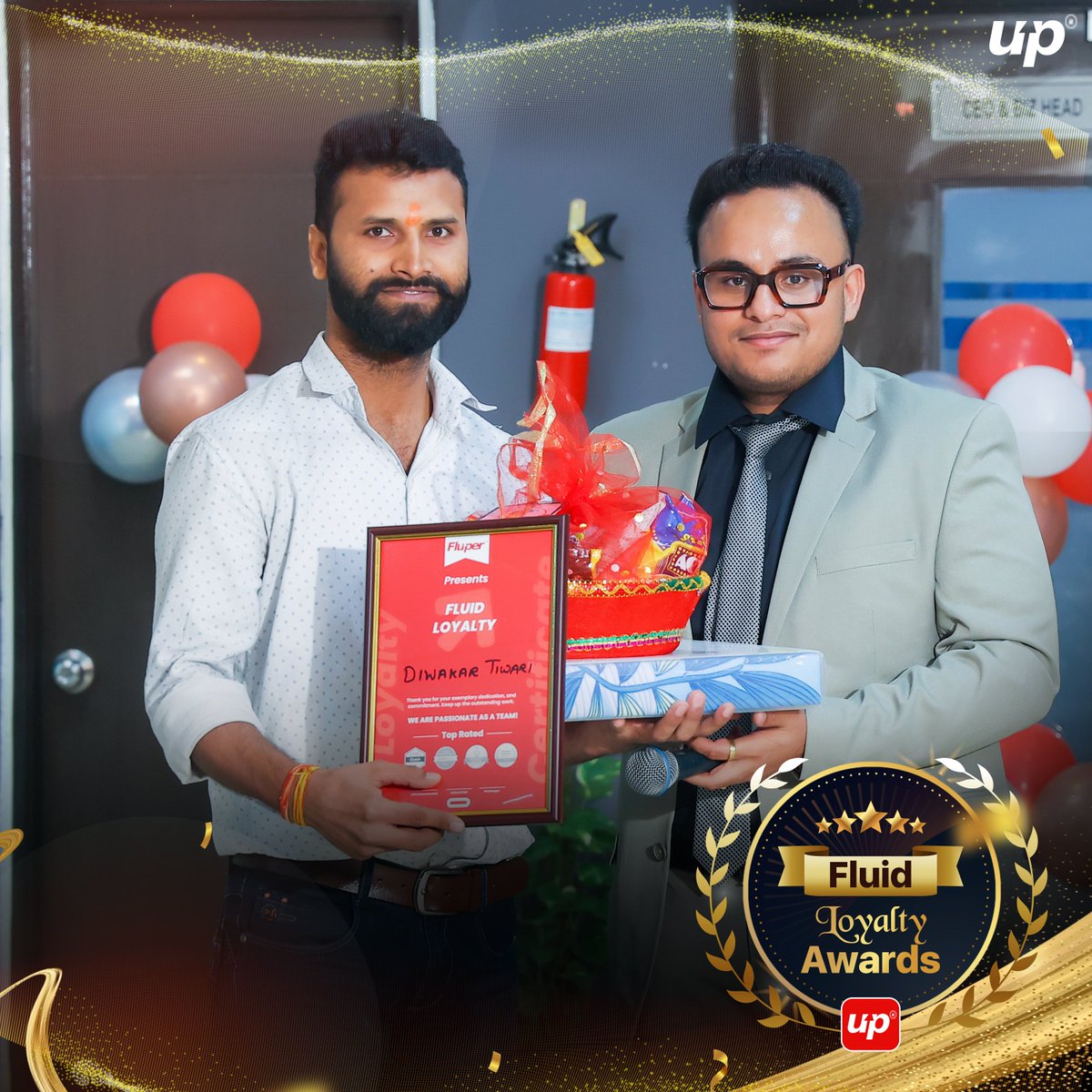 FluperOfficial's tweet image. We are glad to award our employees who have been with the company for more than 5+ years. 
"You don't earn loyalty in a day. You earn loyalty each day with time" says Anshul Sharma, CEO at Fluper.
We are proud of our integral employees and the entire team.
#fluper #loyaltyaward