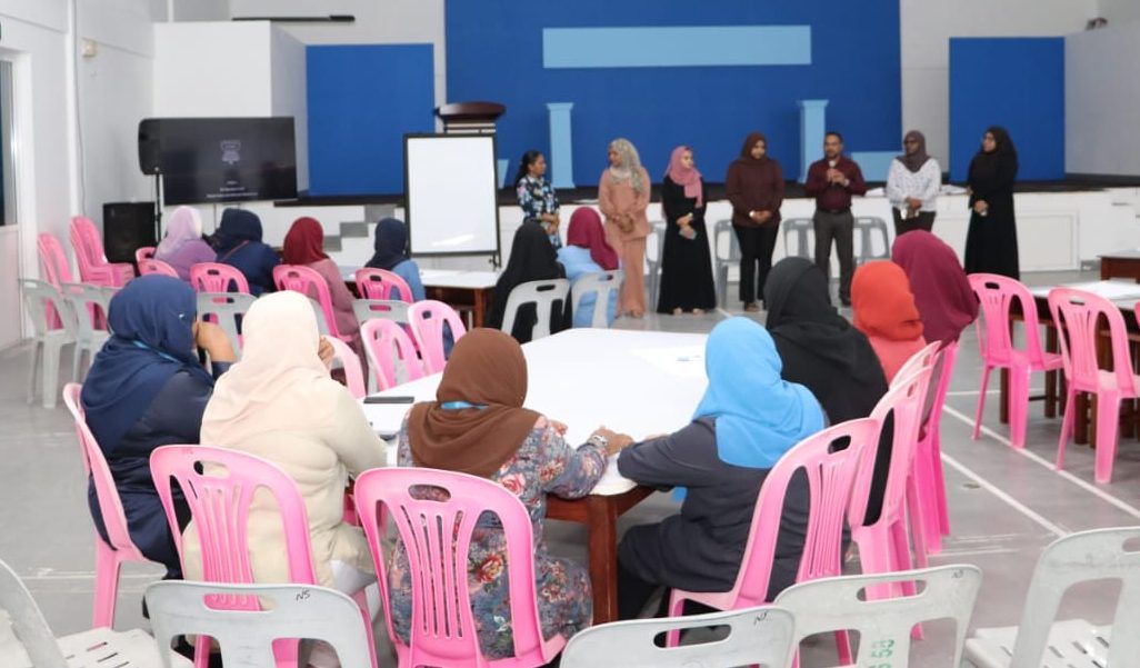 އައްޑޫ ސިޓީގެ ފުލުހުންނާއި ޑިޕާރޓްމަންޓް އޮފް ޖުވެނައިލް ޖަސްޓިސް ގުޅިގެން ހޭލުންތެރިކުރުމުގެ ޕްރޮގްރާމެއް ފަށައިފި
police.gov.mv/media/news/229…