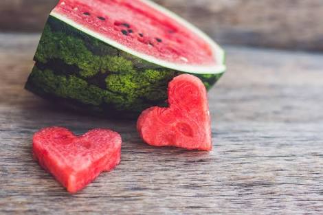StilAgroHub's tweet photo. Want to have a date with her on 10th of January in Lagos as it's Woman Crush Wednesday?
You can offer her our Asake Package.
She will like It!
Snail meat has a beneficial effect on female libido. 
Watermelon have effects on erectile dysfunction and also increase sexual desire. https://t.co/tCmjS6qclz
