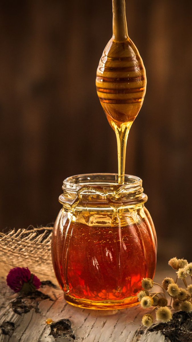 ifn's tweet photo. Kitchen Remedies: Honey. Link below👇
https://t.co/Dtb0JAK0e2
#Honey #BenefitsOfHoney #UsesOfHoney #HoneyHacks #IndiaFoodNetwork https://t.co/VmQTlsLb9v