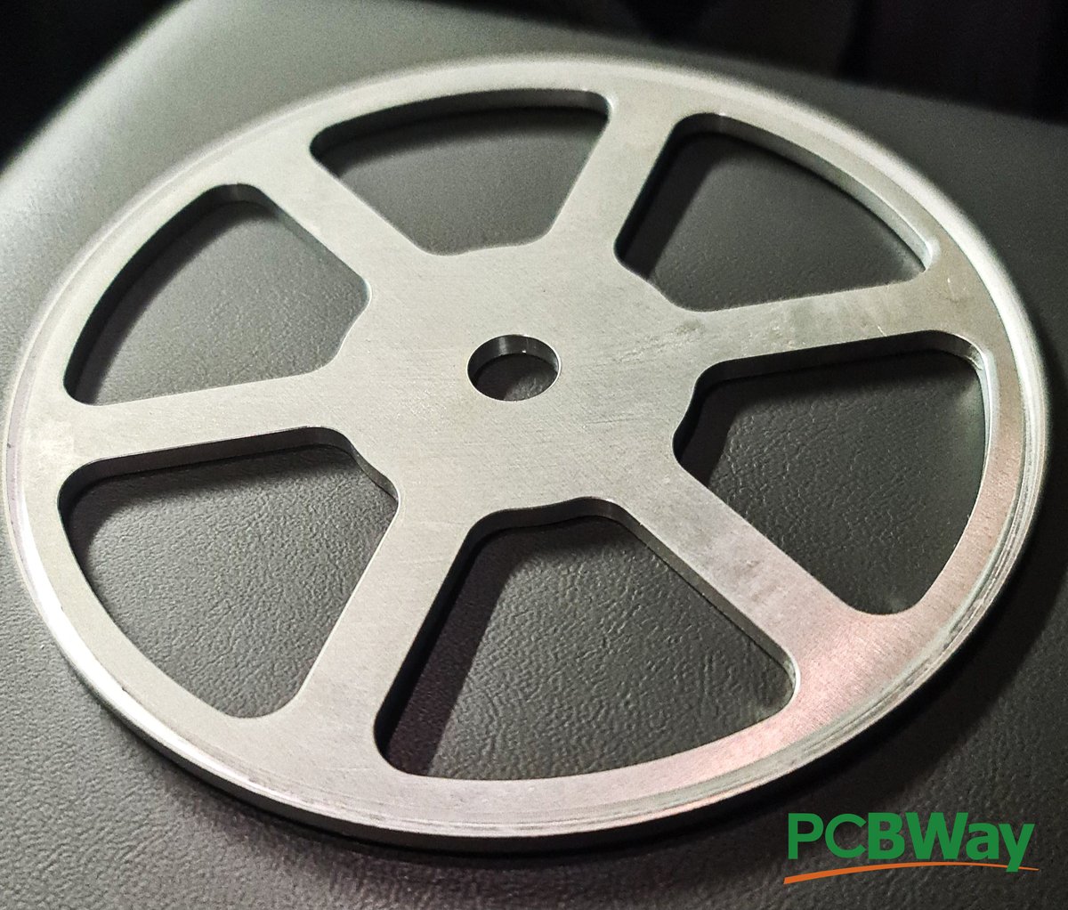 PCBWay3D's tweet photo. Spinner plate for RC model aircraft
@PCBWay3D provides you with high quality CNC service. https://t.co/0JF11D9Rjb