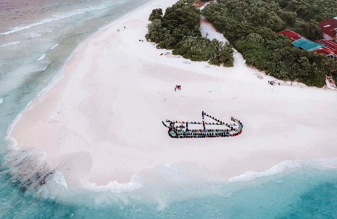 Traditional boat building - Inguraidhoo has some of the best boat builders in the Maldives.

#VisitMaldives
 #WorldLeadingDestination2023 
#SunnySideOfLife
PhotoCredit: WO1 Shiham