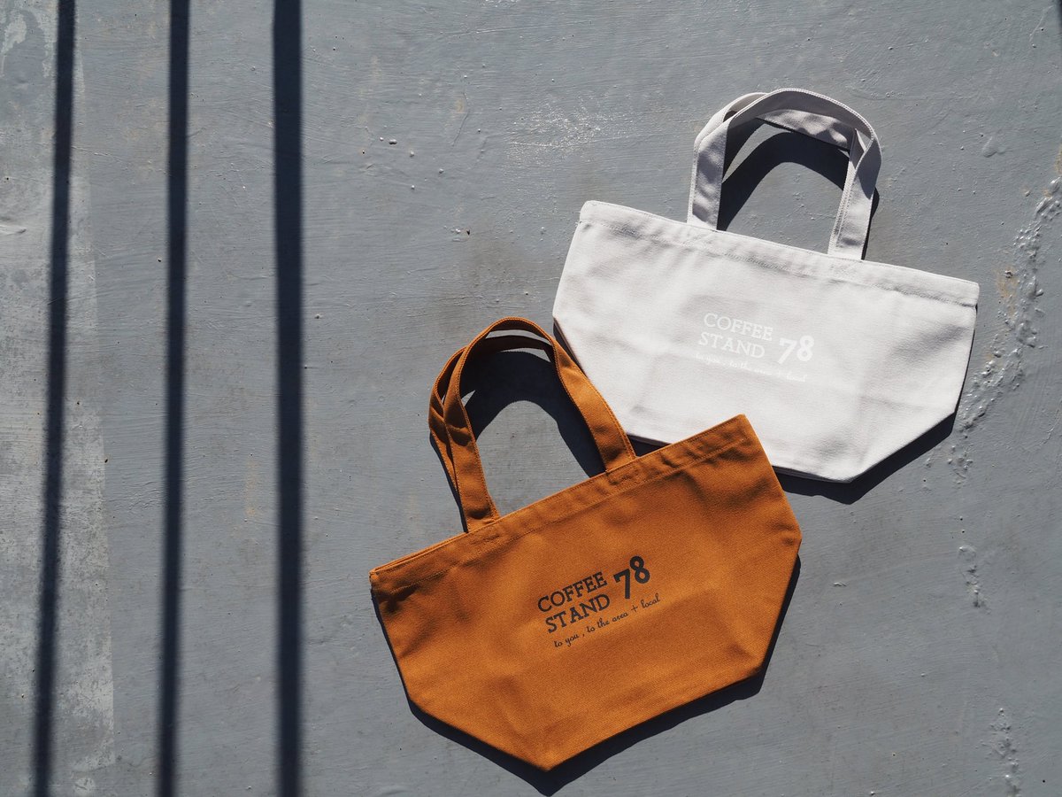 coffeestand78's tweet photo. 今週はナナハチ号２歳お誕生日祭🎊
1/11より記念new goods『福bag』release⭐️
ちょっとそこまで🎵にぴったりのトートバッグになっております。

あっという間の2周年。
皆様のおかげです。
改めまして、ありがとうございます🌸
これからもどうぞ、よろしくお願いします🙇‍♀️ https://t.co/suUFsvg34s