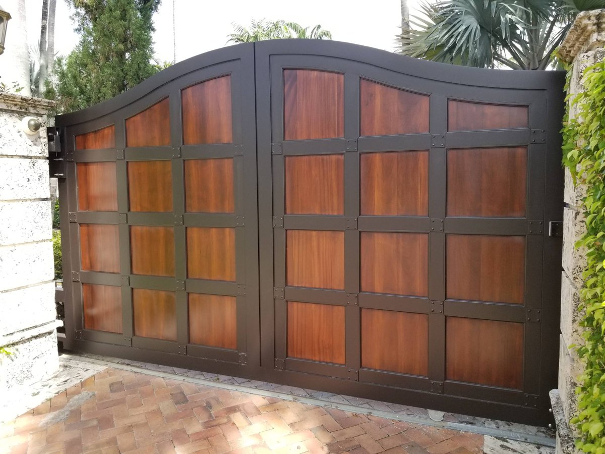 HarleyTucek's tweet photo. Discover the durability and style of metal gates with Check It Contracting in Camillo, WA! From crafting sleek designs to providing reliable repair services, we're your go-to for enhancing entrances. Strengthen your security with us! #CamilloMetalGates #CheckItContracting https://t.co/D6iVD0mIdu