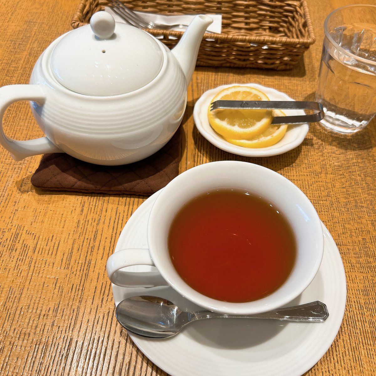 Tim_chama's tweet photo. 久しぶりに…平日の昼から。。
ゆっくり出来ました😊
 #AftenoonTea
 #遅めの昼ごはん https://t.co/W5sO0YT3lN