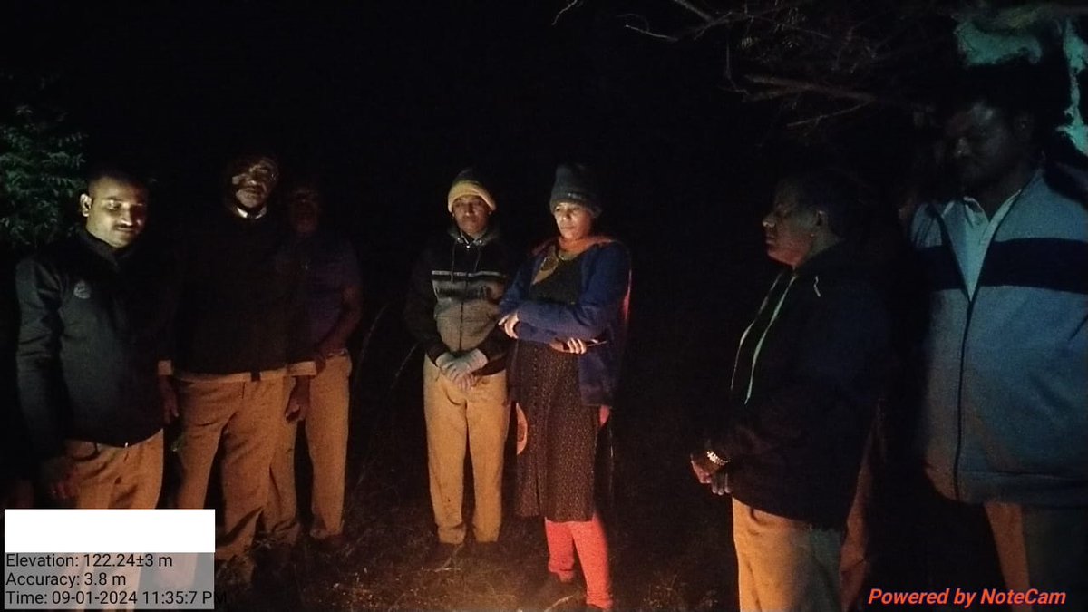 ParkKhammam's tweet photo. Lady FRO keeps forest area safe- round the clock, conducting night patrols along with Staff & Base Camp team to ensure our neighborhoods remain secure👮♀️ #ForestFirst #PatrolWatch
@KMuraliSurekha @HiHyderabad @TimesNow @SmitaSabharwal @SwatiLakra_IPS @EconomicTimes @the_hindu https://t.co/78nymDvmUZ