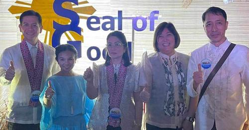1Bataan's tweet image. Morong folks commended the leadership of Mayor Cynthia Linao-Estanislao and Vice Mayor Leila Linao-Munoz for winning the Seal of Good Local Governance (SGLG) Award.

#1bataan
