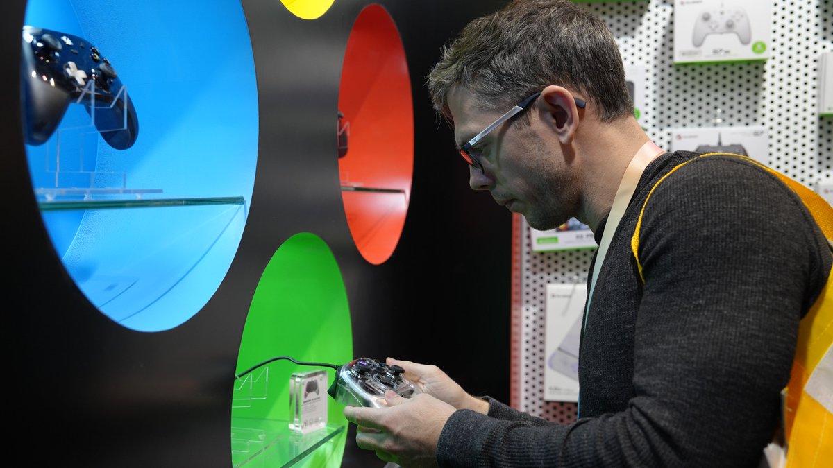 mygamesir's tweet photo. 🕹️ Unveiling the gaming future at #CES2024! GameSir has your gaming desires covered with a showcase of new products, and our stars of the day are none other than the G8 Galileo and the beloved G7 SE. Elevate your gaming experience with GameSir! #GameSirCES #G8Galileo #G7SE https://t.co/ZIE5ViwBkd