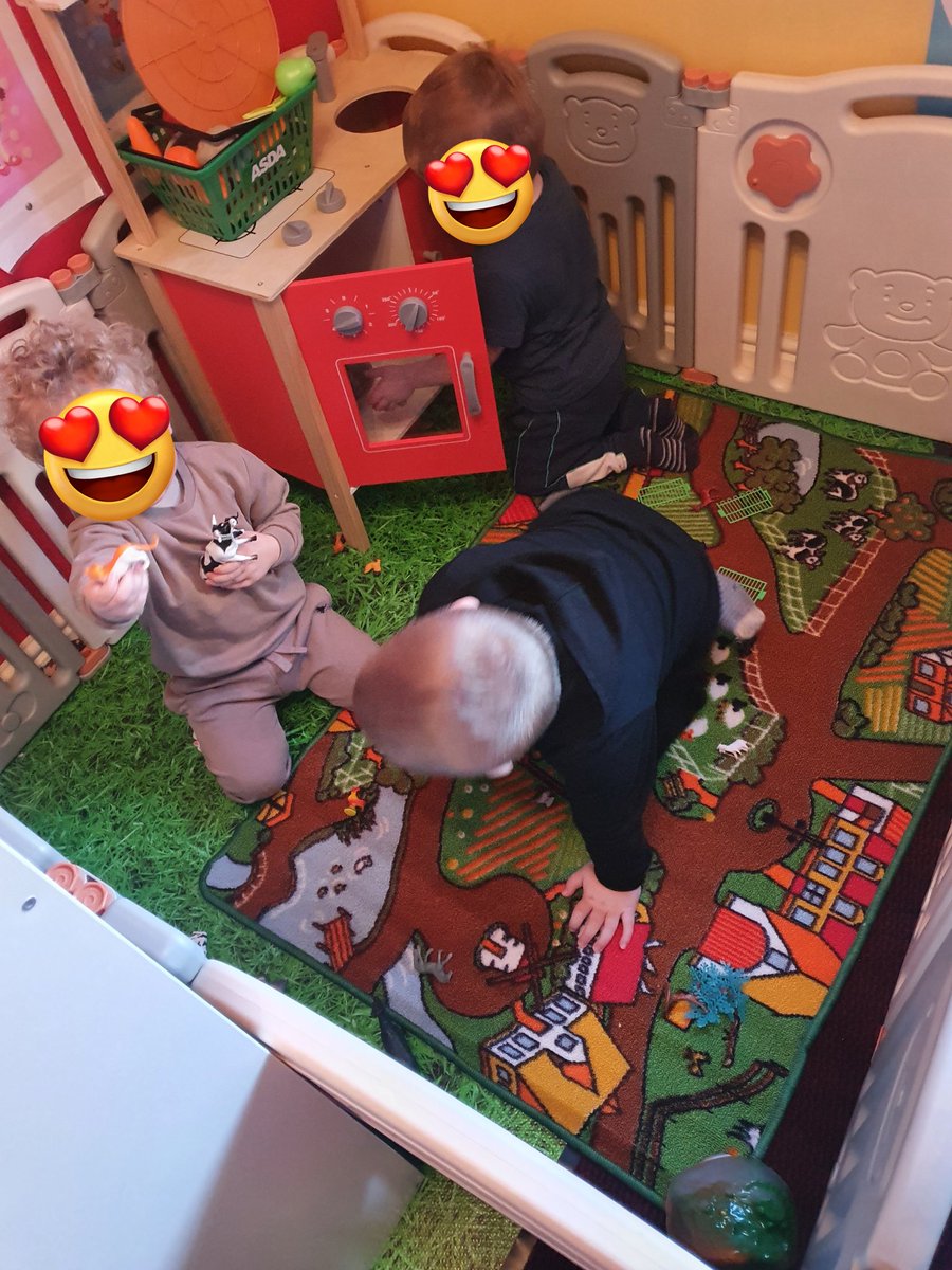 LorriMcG's tweet photo. @LisaMacSCMA @SoniaWa27124863 @May_SCMA @ScotChildmind @lisa_scma @CareInspect @EarlyYearsNLC @KGDuffy7 @HumzaYousaf @MidEarly @MareeToddMSP
#learningthroughplay #sissors #crafts #childminder #children #farmyard
Learning about Farms abs Animals and Seeds and Growing ❤️ #fun https://t.co/Ph2r6Uvj9F