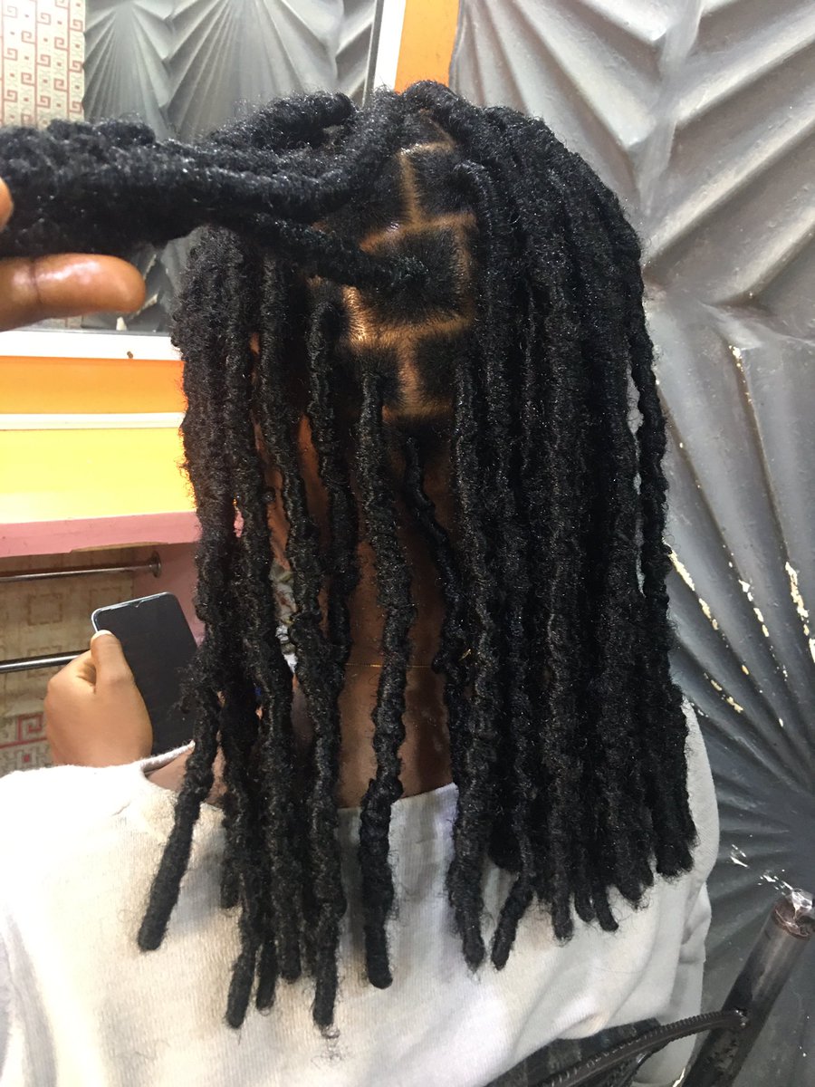 adet0lani's tweet photo. Good morning twitter, I’ve come to beg for y’all patronages 

Locs extensions are also available in packs (15k for this length)

Lagos appointments from 21st till 28th January, 3 slots left 
Kindly fill my slots and retweet 🙏 https://t.co/Z3x5v9pfph