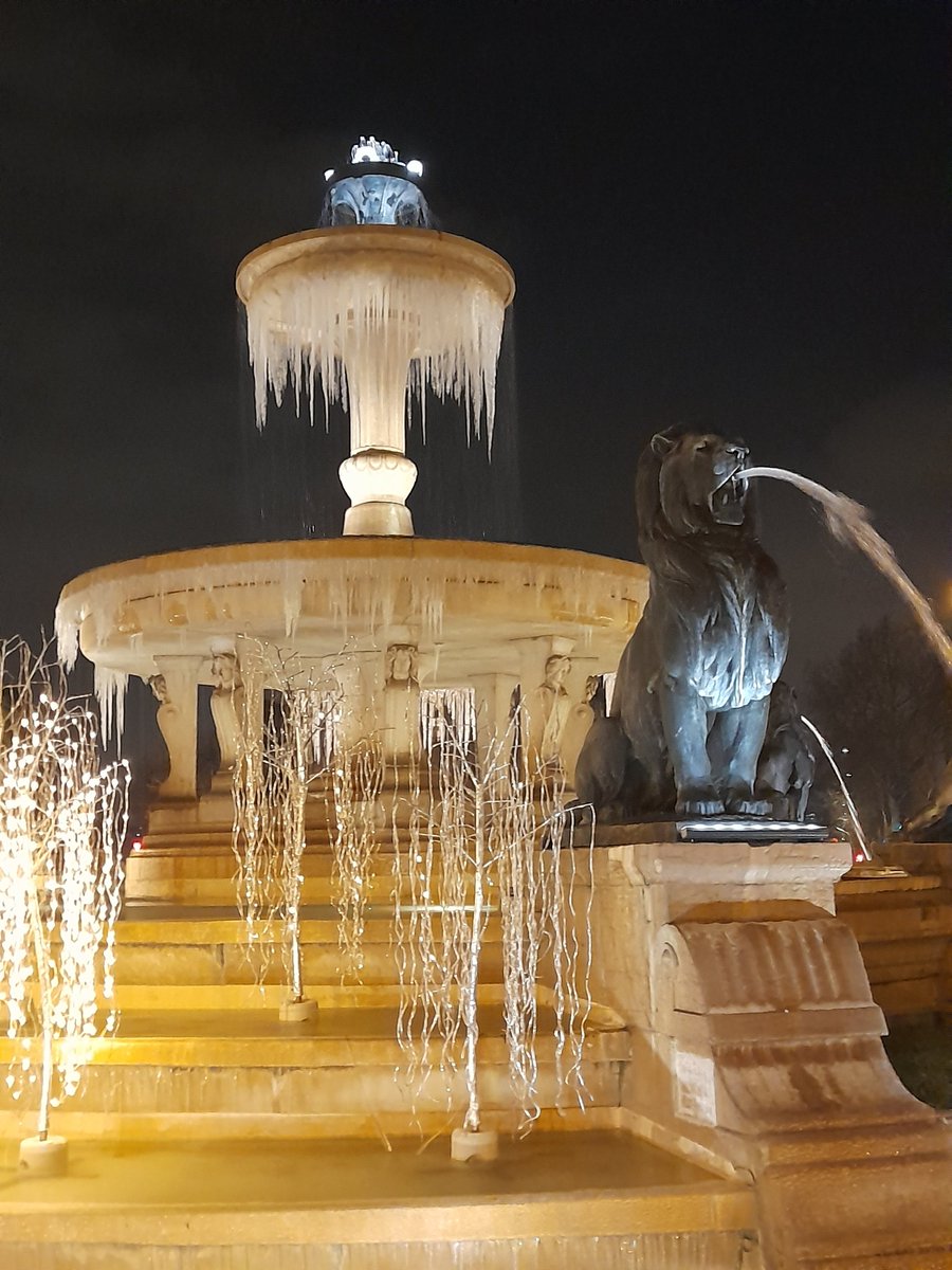 FontainesParis's tweet photo. Et de nuit : https://t.co/ly2i0nHv19