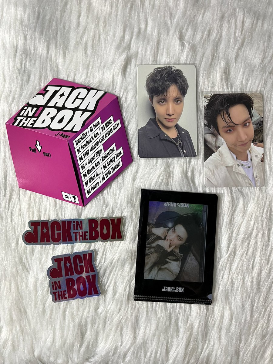 the24_365shop's tweet photo. #24365_onhand • wts lfb 🇵🇭

BTS JHOPE Jack In The Box Album set ˊˎ-

✧ Album with Special Gift &amp; Without QR Code — ₱ 380

💌 reply or dm us

⤷ with sleeves

🏷 pc photo card namjoon rm jin yoongi suga yoongi jhope hobi jimin taehyung jk https://t.co/b4SBd9Ih01