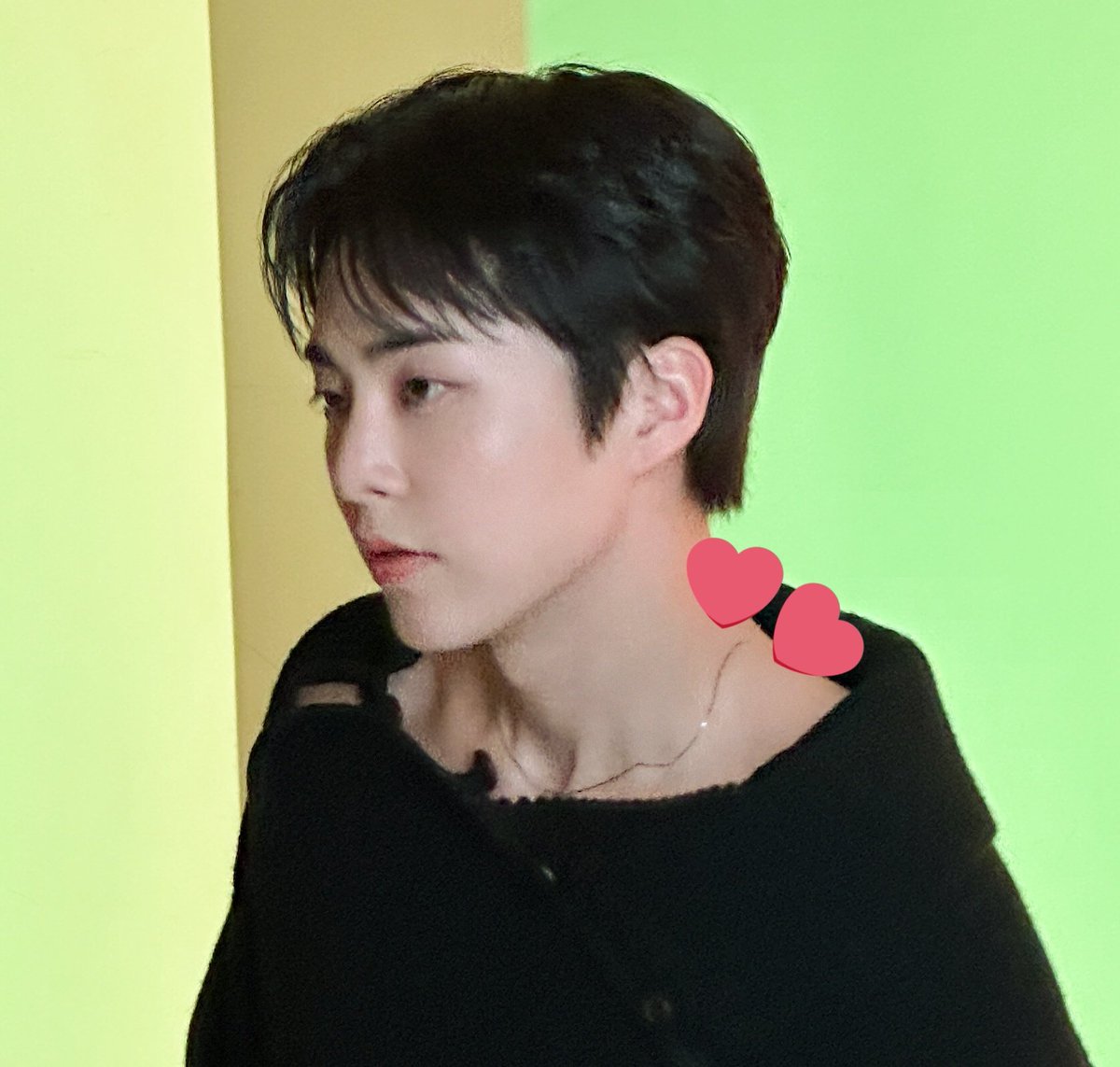 Xiuming_Day's tweet photo. as always, the #xiuhun necklace 😭 https://t.co/CWWqPw3suk