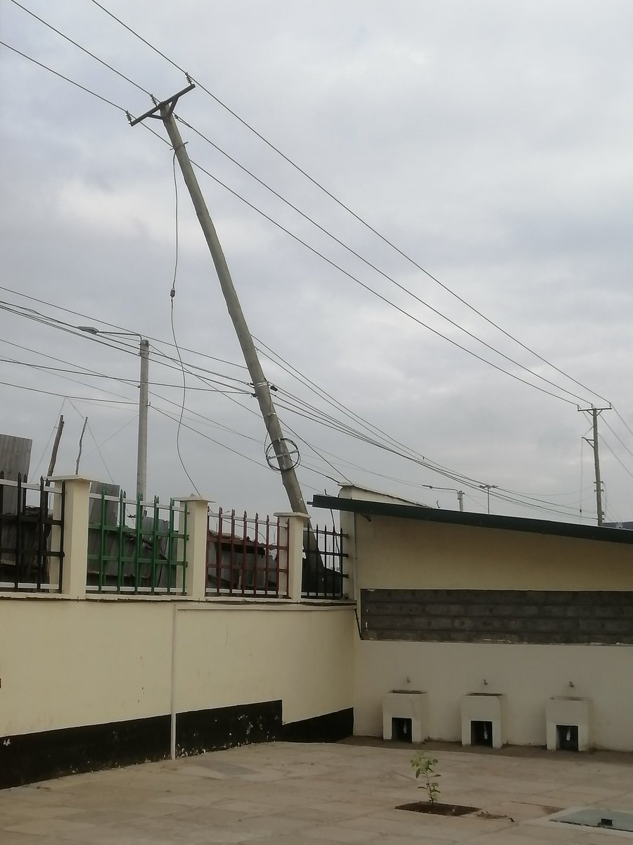 Prosper06273639's tweet photo. @KenyaPower_Care Githurai 45 Market https://t.co/gnNEogB3Km