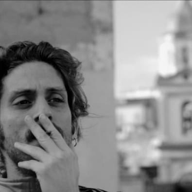 Raffa_Pi's tweet photo. 🟠#GiustiziaperMarioPaciolla 

Scrivo #parole ogni #giorno.
Non so dove arriverò,
scrivendo.
So che potrei #tacere.
Colui che sa, non parla.
Sfioro ogni #istante, ogni giorno
l’#urlo e il #tuono. #Vivo intorno.
Potrei fermarmi e attendere.
In #silenzio.

#Guidacci https://t.co/bK2cjSJqh9