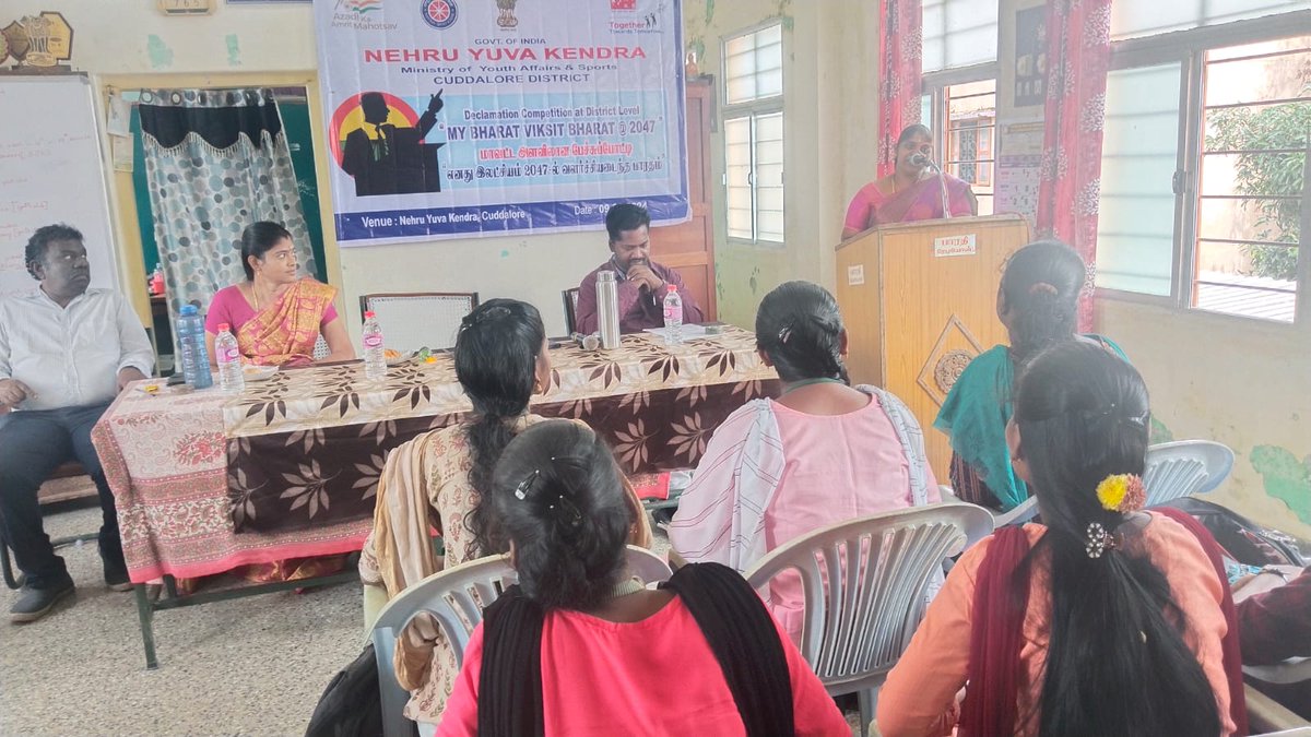 CuddaloreNyk's tweet photo. The grand jury panels Mr.Pradhap Asst. prof(Dept. of English) SJC, Mrs.P.Kavitha Asst. prof(Dept. of Tamil)C.KNC, Mrs. M. Indumathi(PG Asst. in Hindi) &DYO were present.(2/2)@nyksindia @NYKSTamilnadu @NykPerambalur @NykPuducherry #declamation #MYBharat #viksitbharat2047 https://t.co/dceyRzdVQC