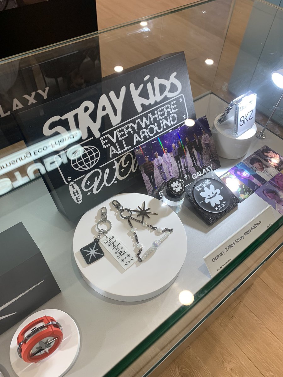 euscenery's tweet photo. went to @slbsstudio manila today!! ๐คฉ
#SLBS #Startogalaxy #straykids #slbsstudio https://t.co/U3UrHbNgkP