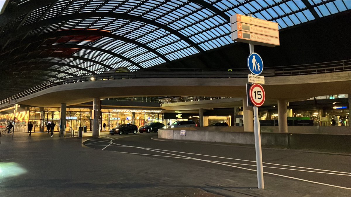 VivianeMeeren's tweet photo. #Walking #Sunrise #Amsterdam #Dawn #Ochtendgloren #zonsopkomst #Ijburg #Noord #Centraal #Wandeling #AmsterdamCentraal #Trein #TrainStation #Nightscape #Ceilings #AdamTower #FilmEye https://t.co/KlICYFUYbU