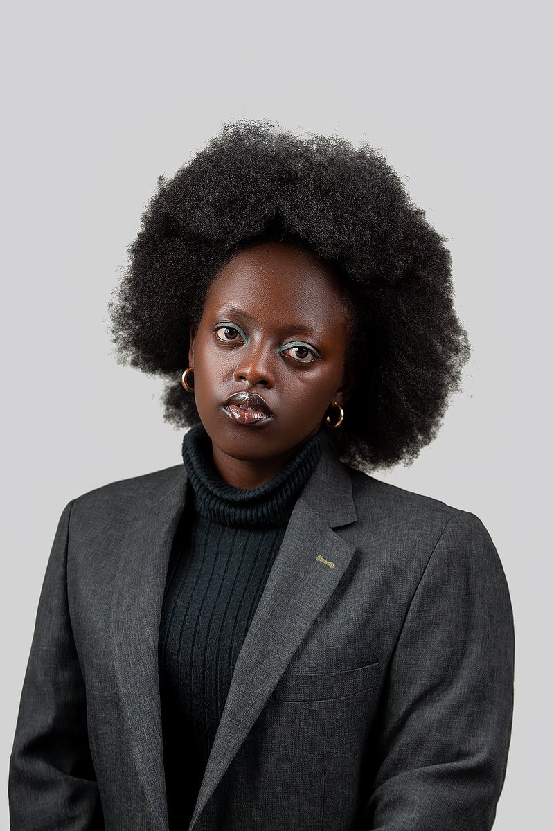 SolNishimwe's tweet photo. Grateful for life,
For miracles and millions smiles,
For challenges and puzzles,
And for waking up everyday and even when I thought I couldn't. 

God bless me with life again,
I will forever thank His name!

THIS MY BIRTHDAY, 
BUT I CALL IT MY BLESSINGS🥂

SEND CHOCOLATES CHOCOLATES 🎊