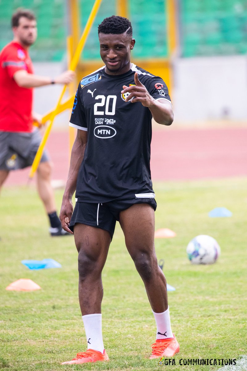 kaaziscouts's tweet photo. 🇬🇭🌟  Can Kudus Mohammed replicate his stellar performances with the Black Stars in AFCON? ⚽️🏆
#AFCON2023 #KaaziOnAFCON #kaaziscouts #africa

📷 @ghanafaofficial https://t.co/Esy4f0nJuP