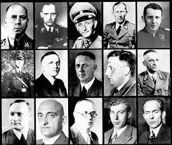 451_Grad_F's tweet photo. @KreuzAcht Das was da im "Erweiterten Kreis" abgelaufen ist, erinnert mich an die -
"Wannseekonferenz der SS" 
in der die "Endlösung" festgelegt wurde.
Einige Konferenzteilnehmer haben direkten, oder indirekten Bezug zur #AfD, zu Frau #Weidel &amp; zu Frau #vStorch &amp; zu #AfD Fraktionen im Land. https://t.co/maSusNIIf4