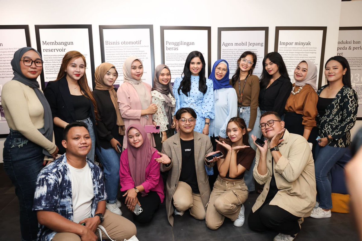 JatimDemokrat's tweet photo. Ngobrol Bareng Anak Muda Cirebon, Annisa Minta Gunakan Hak Suara di Pemilu 2024
#demokrat #partaidemokrat #annisapohan #srikandidemokrat #srikandi #demokratjatim #jawatimur #jatim https://t.co/R14rvER0sB