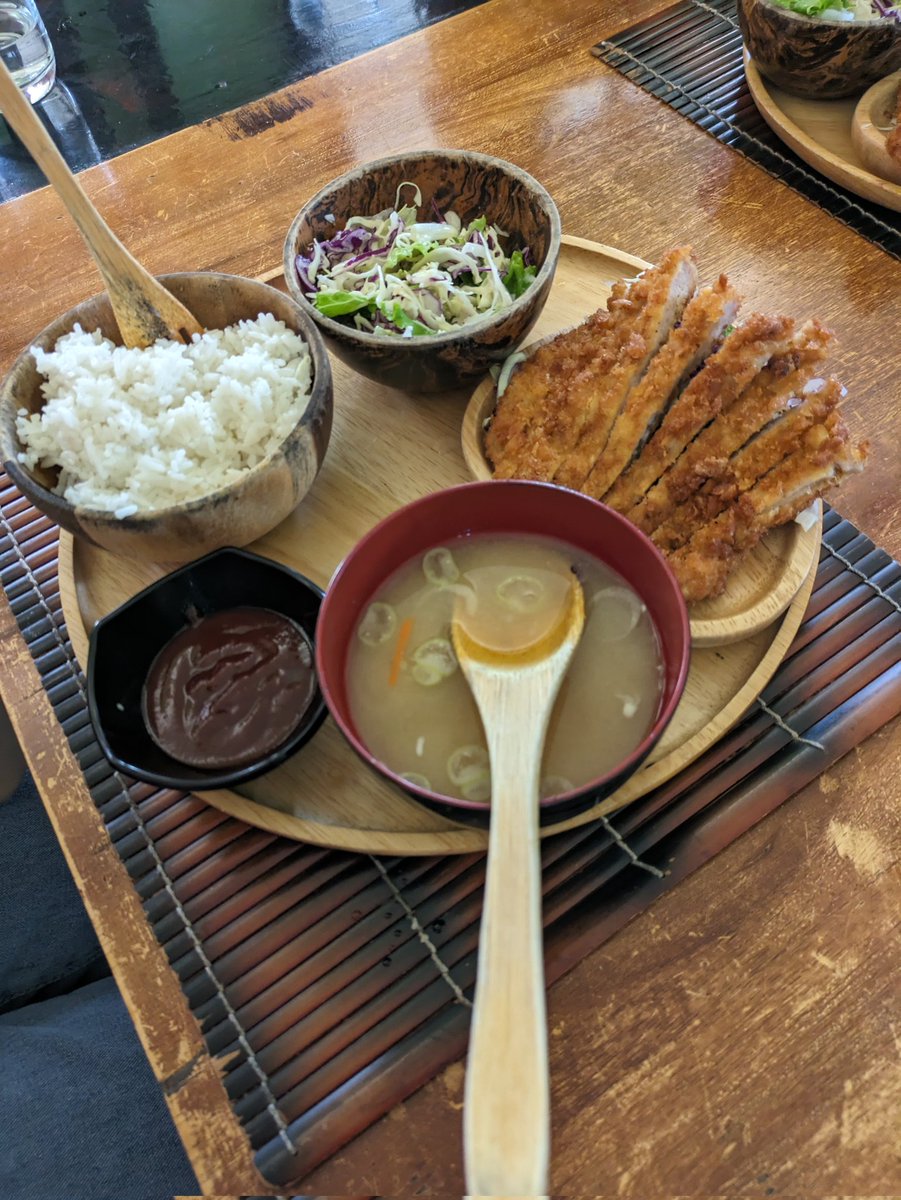 tottoeeotoko's tweet photo. 今日の昼ご飯
ワーカーさん四人引率してBTB日帰り出張
お昼はいつもの #HOCCAFE
やっぱりコスパは最高！
ごちそうさまでした。
合掌🙏 https://t.co/JLBnN03XWr