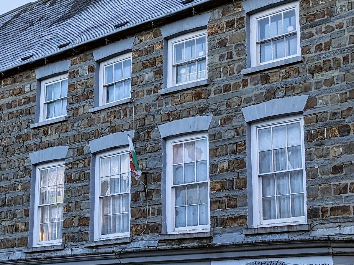 bethenachannel's tweet photo. 47, Pendre, Cardigan with the type of banded stonework also seen in mid C19th houses in St Dogmaels.
#WallsOnWednesday https://t.co/g2yNv8cNkU